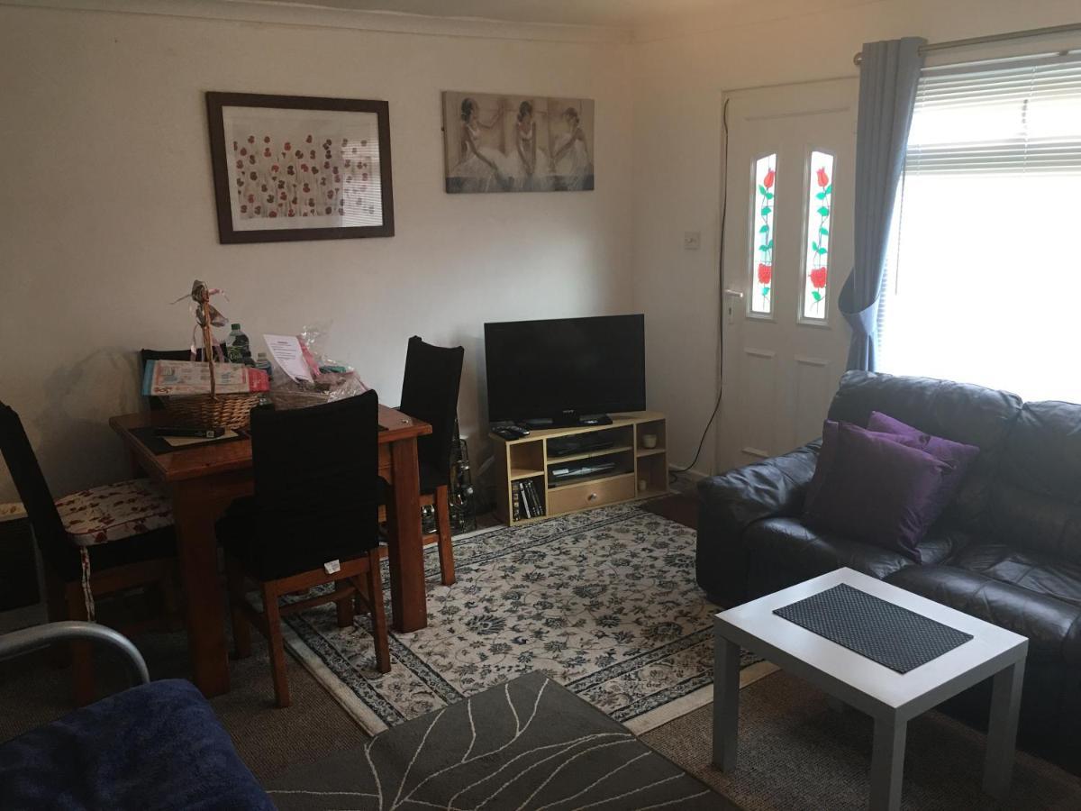 Woodland Views Central Heated Cabin Dartmouth Luaran gambar